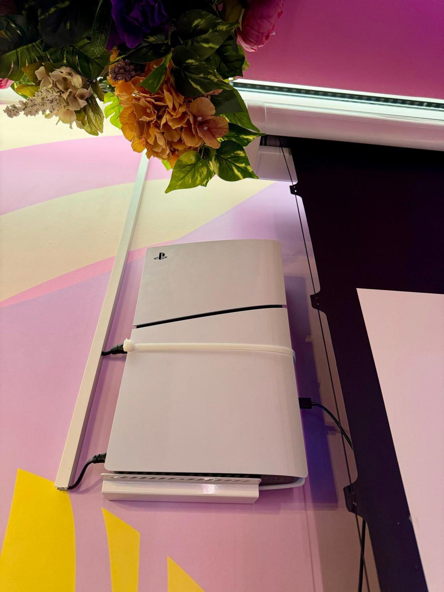 Capsule Flora Business Bay View Burj Khalifa-pool Table-game Arcade-projector-playstation 5 Appartement Dubaï