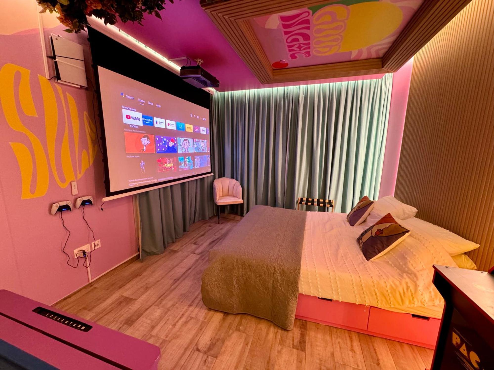 Appartement Capsule Flora Business Bay View Burj Khalifa-pool Table-game Arcade-projector-playstation 5 Dubaï