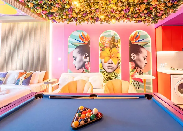 Capsule Flora Business Bay View Burj Khalifa-Pool Table-Game Arcade-Projector-Playstation 5
